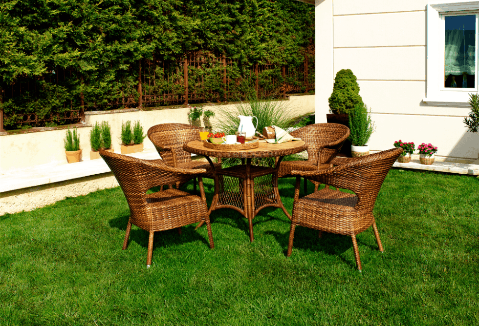 Choosing Lawn Furniture - ExperiGreen